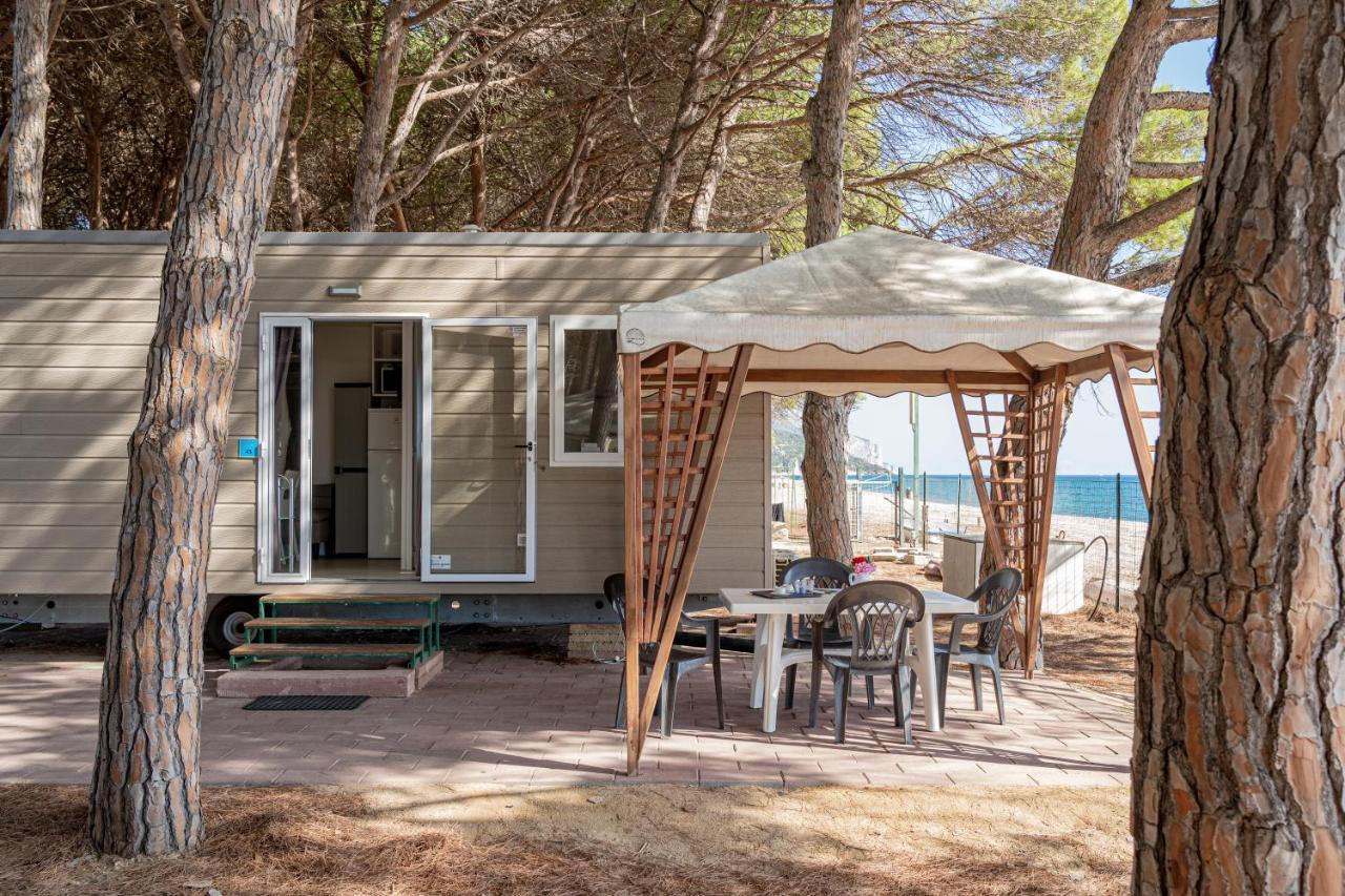 Camping&Village Le Cernie Lotzorai Zewnętrze zdjęcie